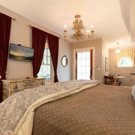 Black Walnut B&B Inn Ашвил Екстериор снимка