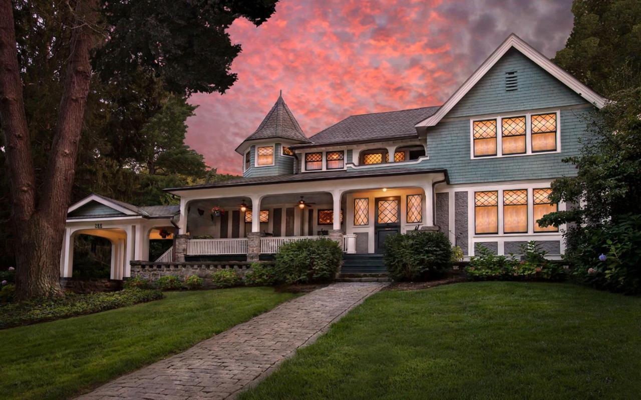 Black Walnut B&B Inn Ашвил Екстериор снимка