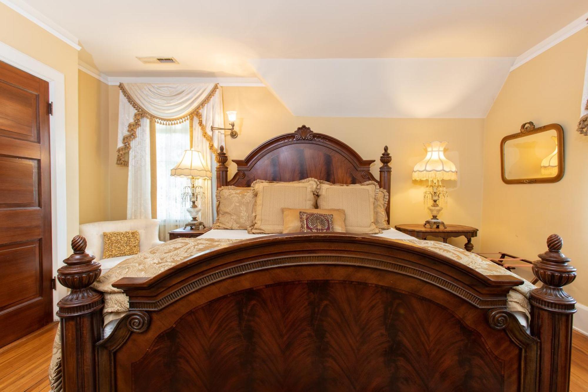 Black Walnut B&B Inn Ашвил Екстериор снимка