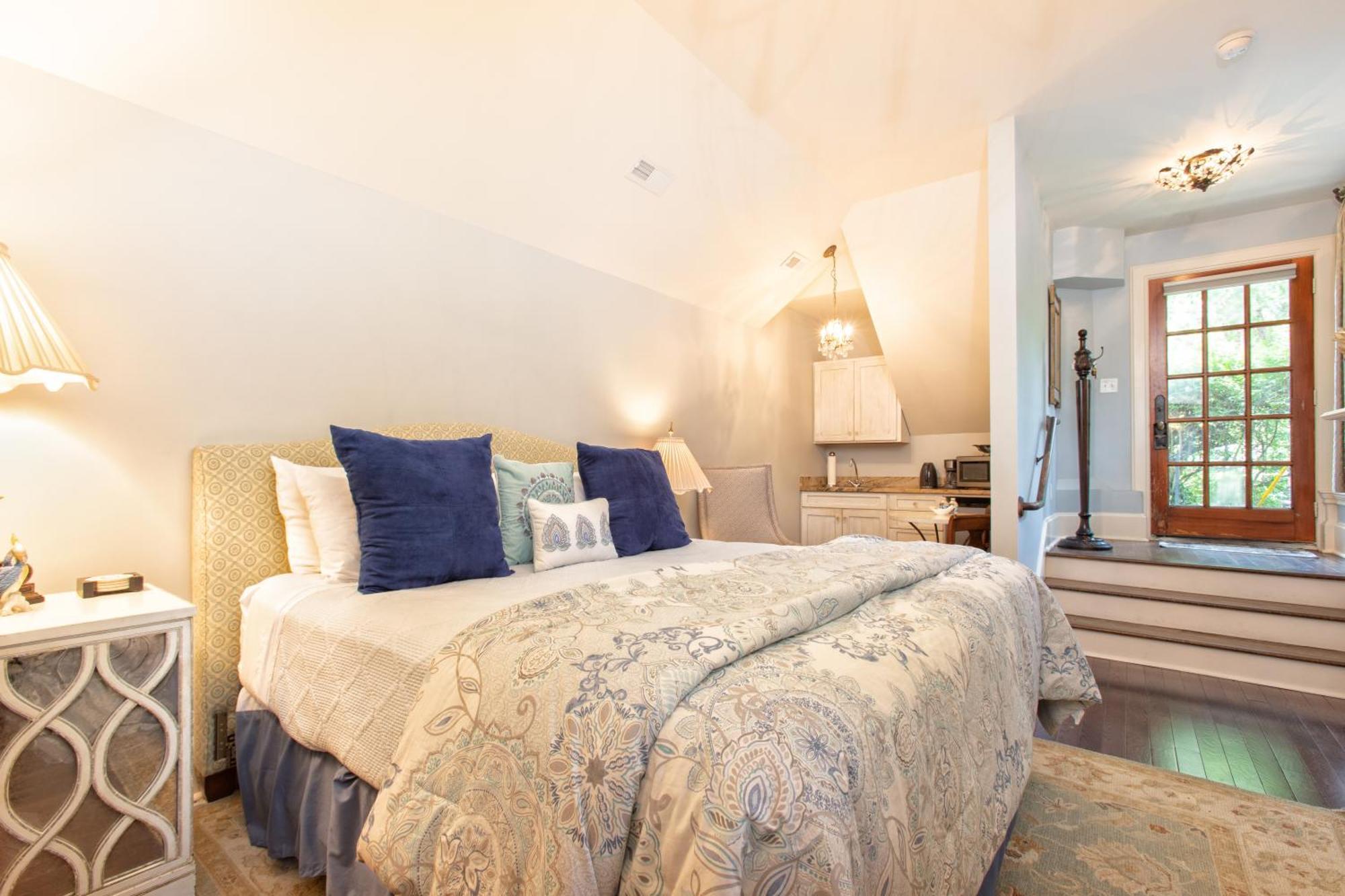 Black Walnut B&B Inn Ашвил Екстериор снимка