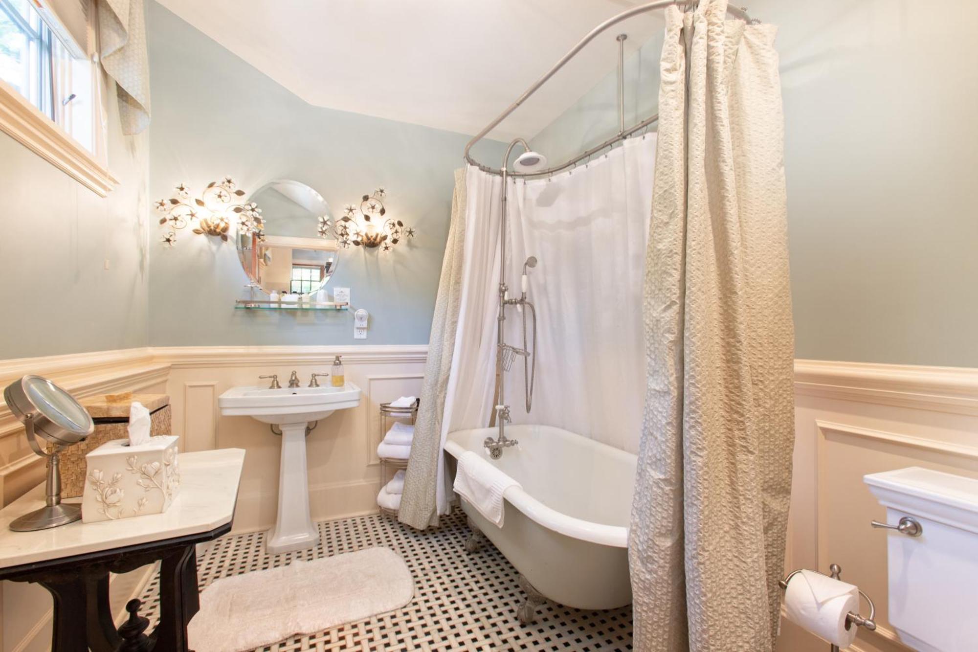 Black Walnut B&B Inn Ашвил Екстериор снимка