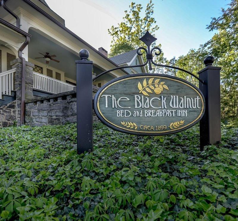 Black Walnut B&B Inn Ашвил Екстериор снимка