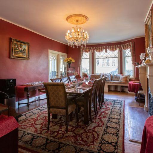 Black Walnut B&B Inn Ашвил Екстериор снимка