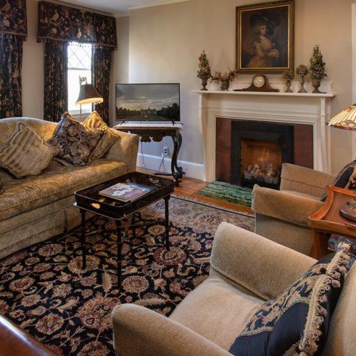 Black Walnut B&B Inn Ашвил Екстериор снимка