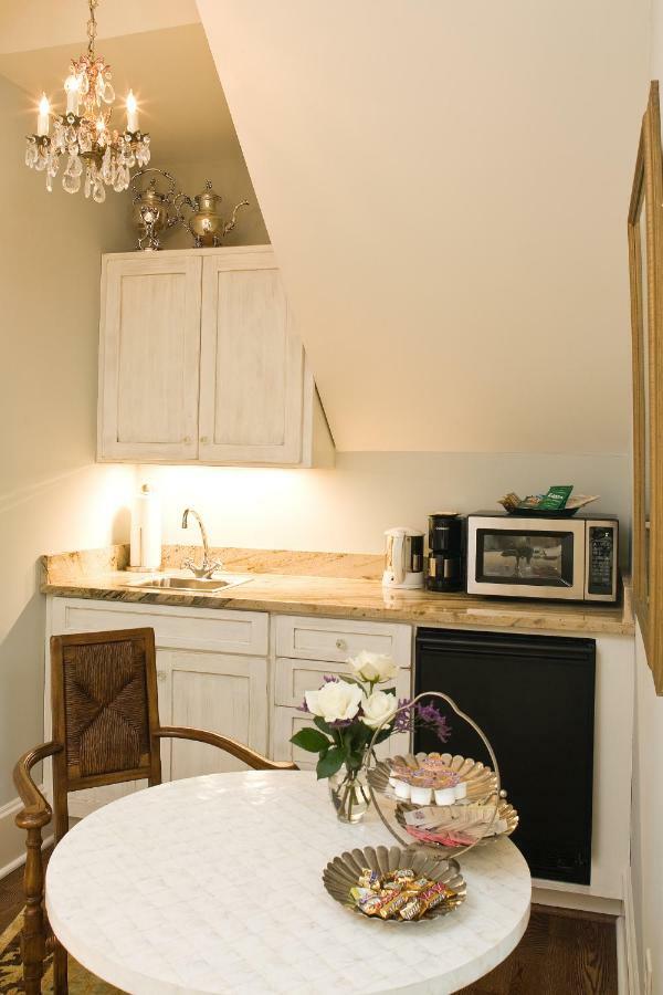Black Walnut B&B Inn Ашвил Екстериор снимка