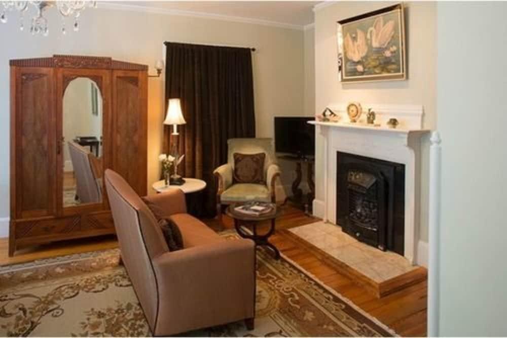 Black Walnut B&B Inn Ашвил Екстериор снимка