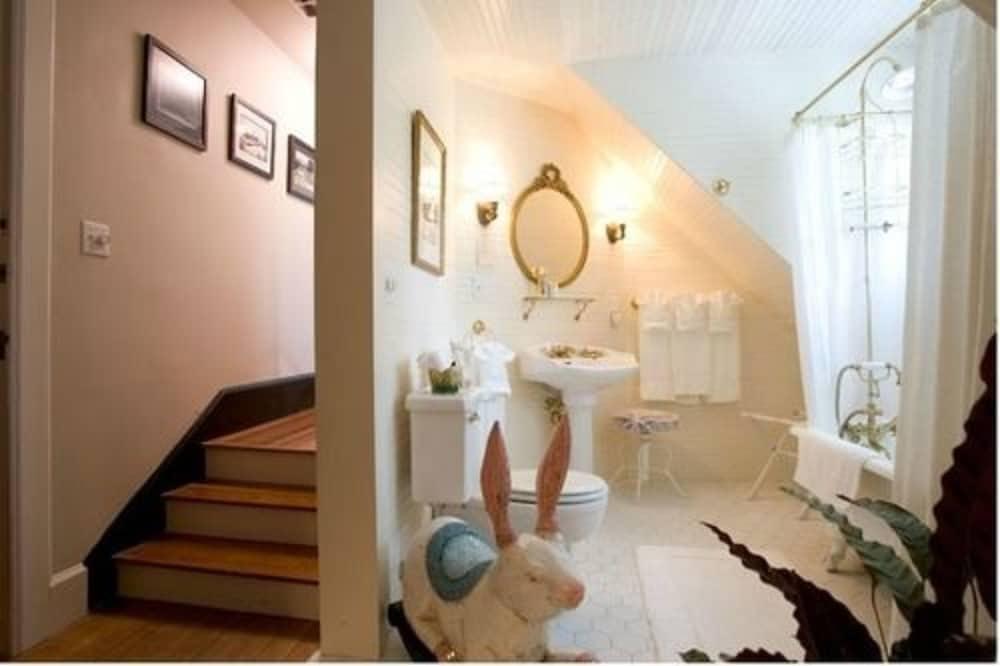 Black Walnut B&B Inn Ашвил Екстериор снимка