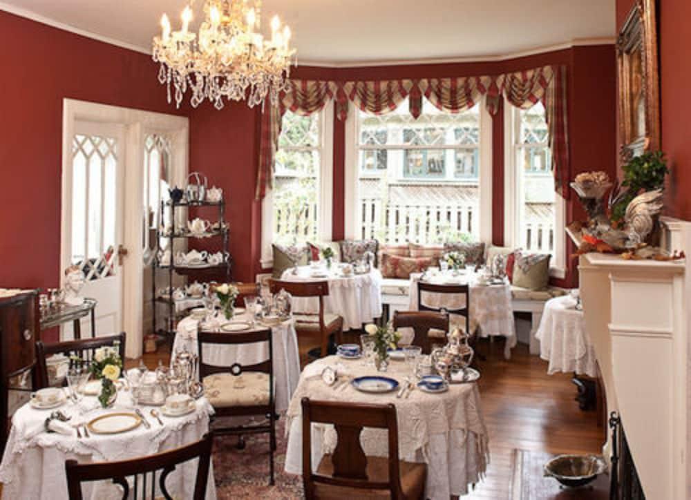Black Walnut B&B Inn Ашвил Екстериор снимка