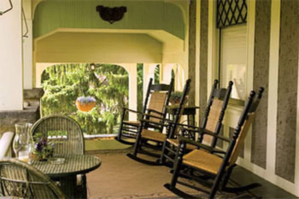 Black Walnut B&B Inn Ашвил Екстериор снимка